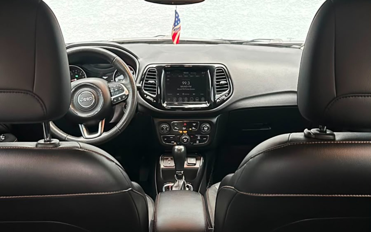 imagem-https://www.socarrao.com.br/sc-vehicle-images-prod/2631582/1784056976936-ODQxNmU5ZWMtOTBjYy00NGUwLThiMjMtOTNmNWU5N2VhZDdmLmpwZw.jpg