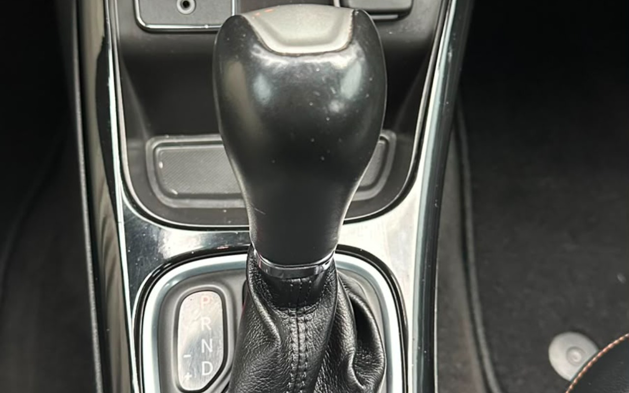 imagem-https://www.socarrao.com.br/sc-vehicle-images-prod/2631582/1784056977246-ODdkN2QyODQtZTA0NS00MDEzLTk5ZTAtMGIyYjAzMTdkYzg5LmpwZw.jpg