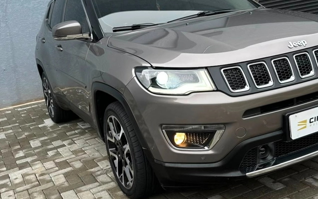 imagem-https://www.socarrao.com.br/sc-vehicle-images-prod/2631582/1784056978193-MGJmYzRlMTktN2E1Mi00ODI2LWJlZmItNjIzMWZkYjc4ODc4LmpwZw.jpg