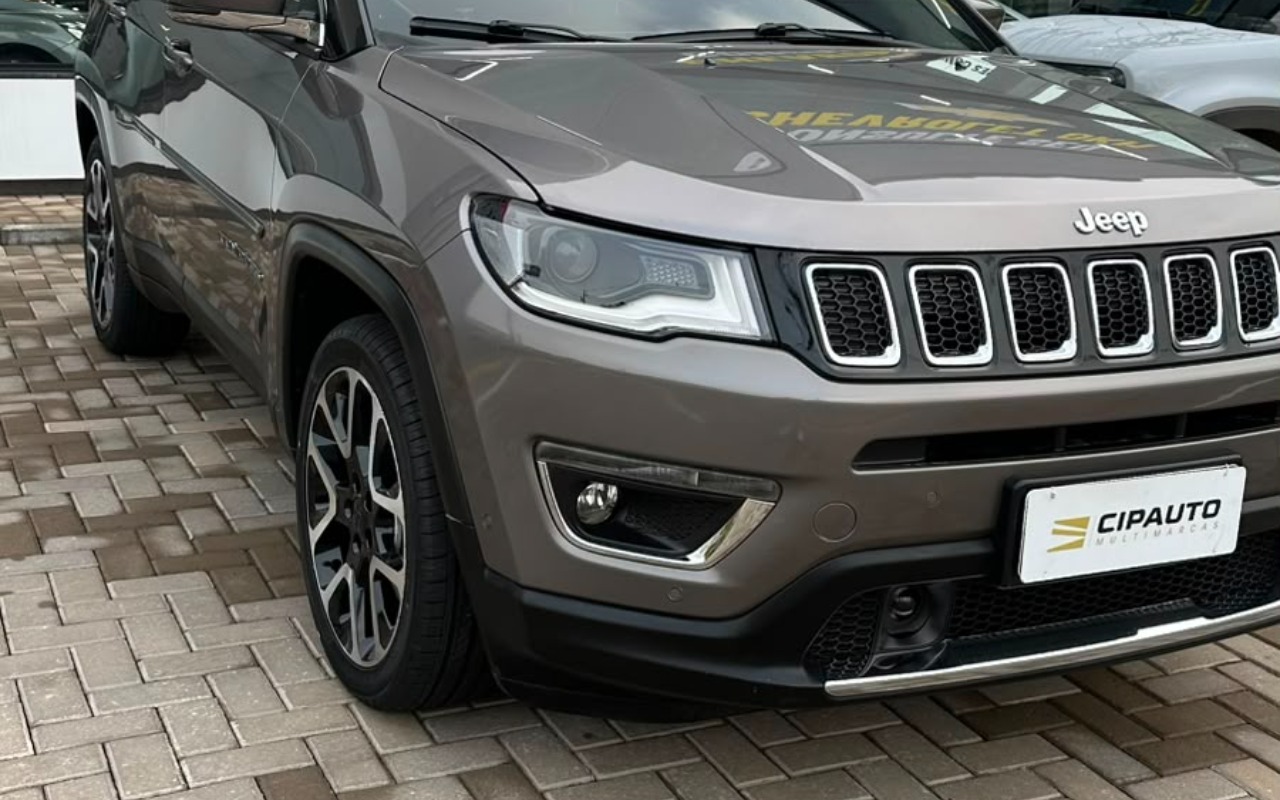 imagem-https://www.socarrao.com.br/sc-vehicle-images-prod/2631582/1784056978325-MzhlODEzMTItNmUyMi00ZWU0LTk3NDUtZDEzYjBlOTEwMWY2LmpwZw.jpg