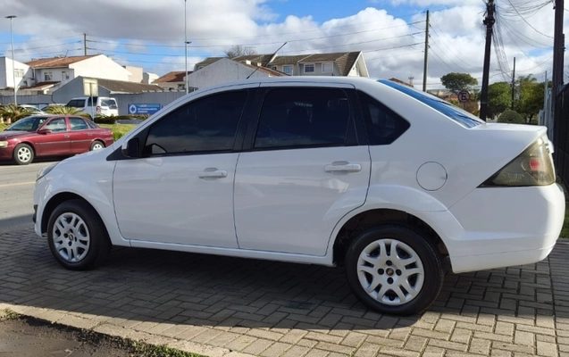 imagem-https://www.socarrao.com.br/sc-vehicle-images-prod/2632018/1784057844622-dgYQgNhGIFhPWchvKyIwcyvL8WqEFxKS.jpg