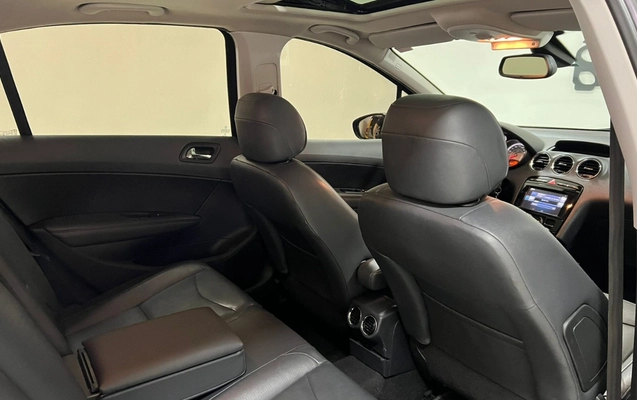 imagem-https://www.socarrao.com.br/sc-vehicle-images-prod/2632215/1784058443253-V2hhdHNBcHAgSW1hZ2UgMjAyNS0xMC0yMSBhdCAxMS4xOC4xMSAoMSkuanBlZw.jpeg