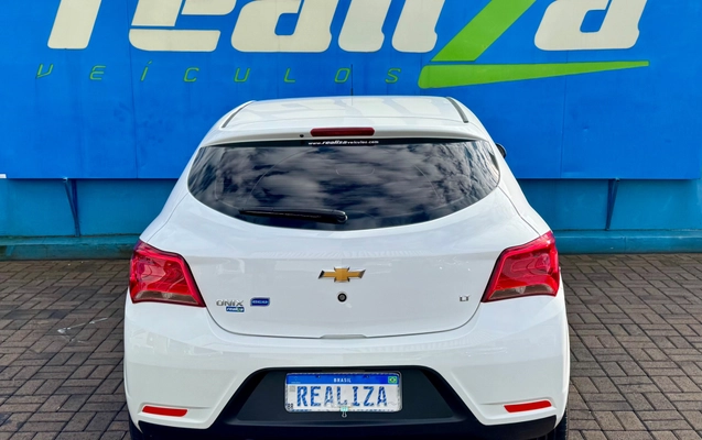 imagem-https://www.socarrao.com.br/sc-vehicle-images-prod/2632613/1784059395837-6149b0d7-32f1-41cb-a91a-1cf0843b91b5.jpg