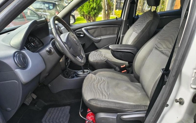 imagem-https://www.socarrao.com.br/sc-vehicle-images-prod/2633846/1787229780463-8278758_13_B_224fa9c7e4.jpeg
