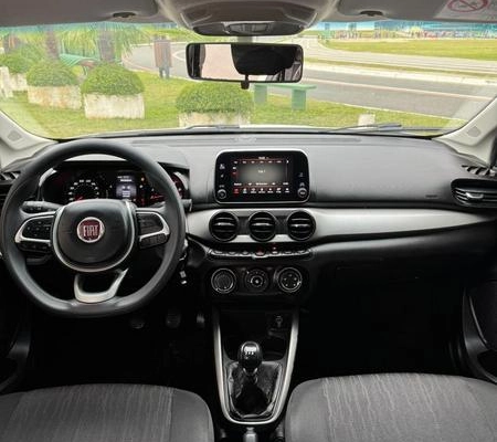 imagem-https://www.socarrao.com.br/sc-vehicle-images-prod/2633946/1784062220218-8212884_0_B_7f7b3d5cad.jpeg