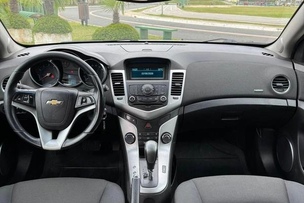 imagem-https://www.socarrao.com.br/sc-vehicle-images-prod/2633984/1784062273898-8190762_2_B_12f0de0d5e.jpeg