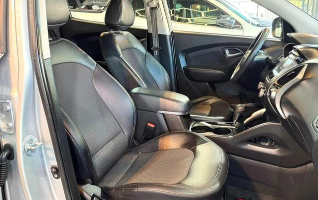 imagem-https://www.socarrao.com.br/sc-vehicle-images-prod/2634304/1788283696855-8280157_14_B_9ef941469a.jpeg