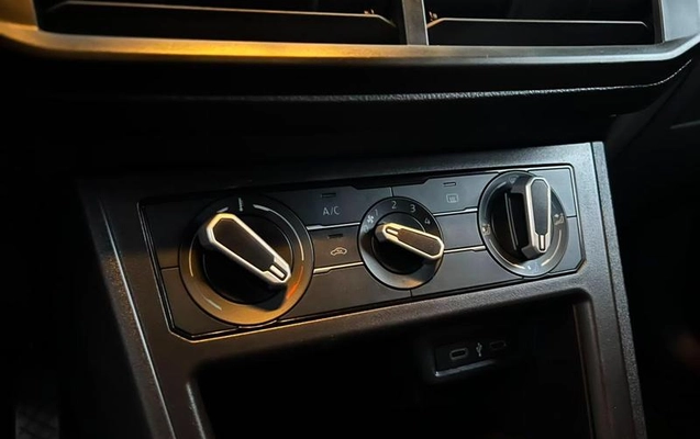 imagem-https://www.socarrao.com.br/sc-vehicle-images-prod/2634354/1786805372590-8279860_8_B_516adc57bb.jpeg