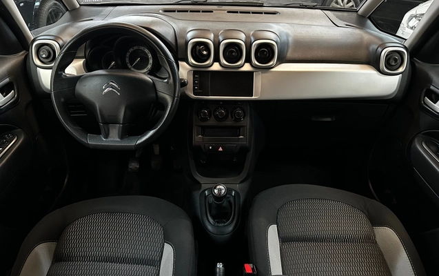 imagem-https://www.socarrao.com.br/sc-vehicle-images-prod/2634470/1784063198499-cd42e68e95ef428cbabc85cf68c4e1cb_1784063074822.jpg