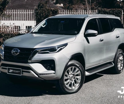 Toyota Hilux SW4 2022 Prata — foto 1 de 3