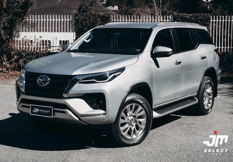 Toyota Hilux SW4 2022 Prata — foto 1 de 3