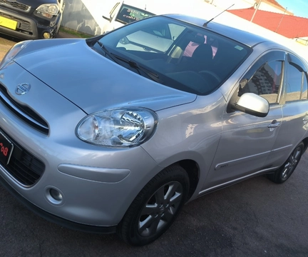 Nissan MARCH 2014 Prata — foto 1 de 3