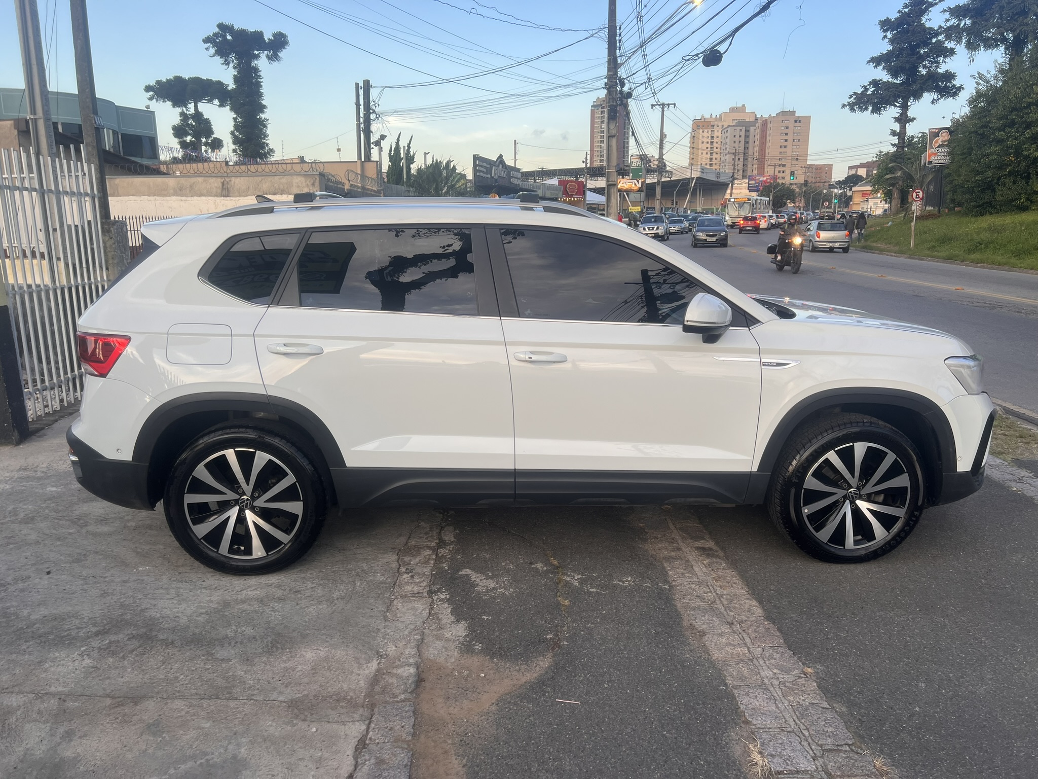 imagem-https://www.socarrao.com.br/sc-vehicle-images-prod/26401/1769988414474-7017631OR_1761757253_2_960.jpg