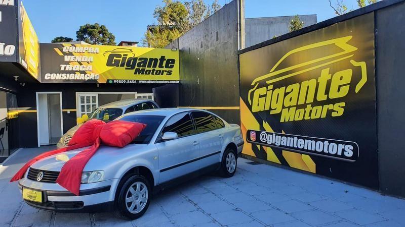 Volkswagen Passat 1.8 Mec. na cor Prata em São José dos Pinhais / PR - 26429
