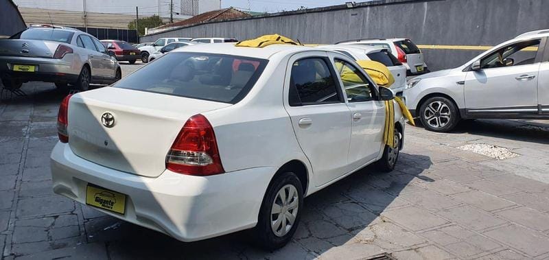 imagem-https://www.socarrao.com.br/sc-vehicle-images-prod/26476/1769988423796-7202687OR_1767638316_2_610.jpg