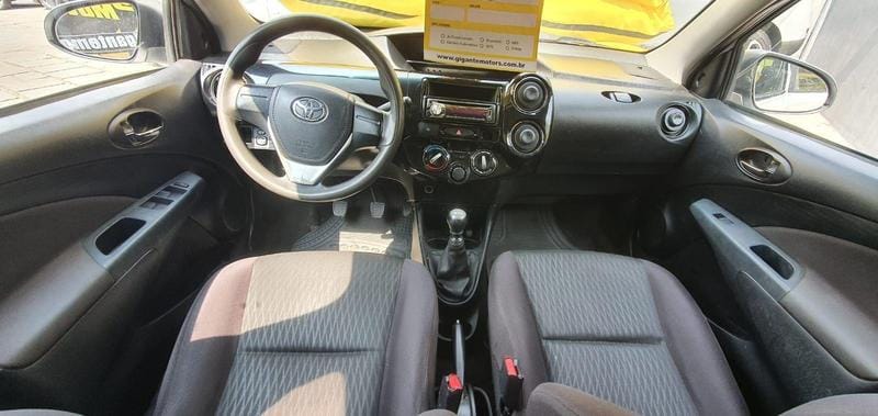imagem-https://www.socarrao.com.br/sc-vehicle-images-prod/26476/1769988423796-7202687OR_1767638316_93_570.jpg