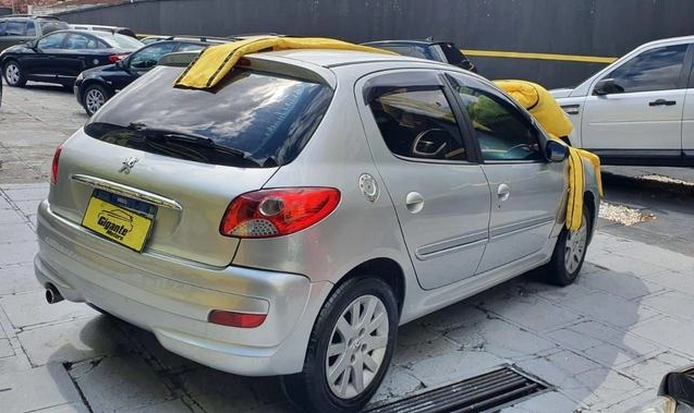 imagem-https://www.socarrao.com.br/sc-vehicle-images-prod/26492/1791202664557-7748213_3_B_180e9ce990.jpeg