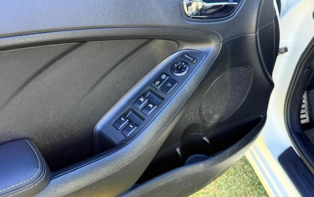 imagem-https://www.socarrao.com.br/sc-vehicle-images-prod/2654260/1784911903614-8279931_8_B_e3e3120091.jpeg