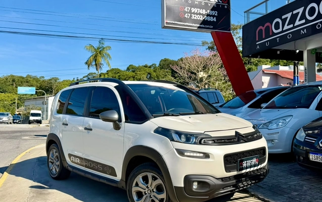 imagem-https://www.socarrao.com.br/sc-vehicle-images-prod/2654409/1784122671507-003_badb22674d66de47021ec46d1249ef1e.jpeg