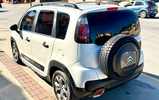 imagem-https://www.socarrao.com.br/sc-vehicle-images-prod/2654409/1784122671513-003_7aceb614c2ae6b3d2ea63f31165564de.jpeg