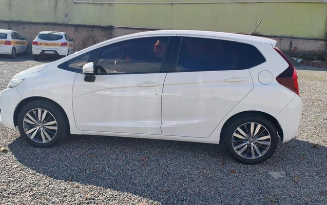 imagem-https://www.socarrao.com.br/sc-vehicle-images-prod/2655552/1784123470065-8266826_7_B_ab990d7978.jpeg