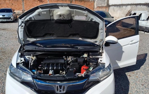 imagem-https://www.socarrao.com.br/sc-vehicle-images-prod/2655552/1784123470074-8266826_13_B_5c54f0eeaf.jpeg