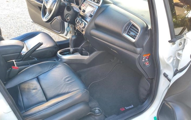 imagem-https://www.socarrao.com.br/sc-vehicle-images-prod/2655552/1784123470080-8266826_17_B_03fed2bfd2.jpeg