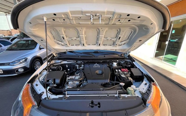 imagem-https://www.socarrao.com.br/sc-vehicle-images-prod/2655891/1785161902188-8281366_11_B_6a4d107557.jpeg
