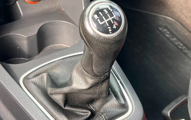 imagem-https://www.socarrao.com.br/sc-vehicle-images-prod/2655912/1784124551534-V2hhdHNBcHAgSW1hZ2UgMjAyNi0wNy0xNSBhdCAxMC4zOC41MiAoNCkuanBlZw.jpeg