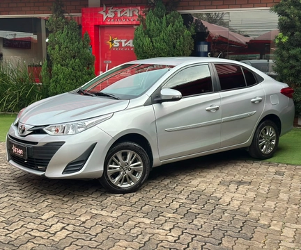 Toyota Yaris 2022 Prata — foto 1 de 3