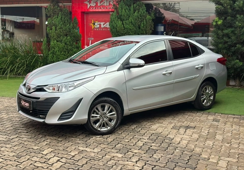 Toyota Yaris 2022 Prata — foto 1 de 3