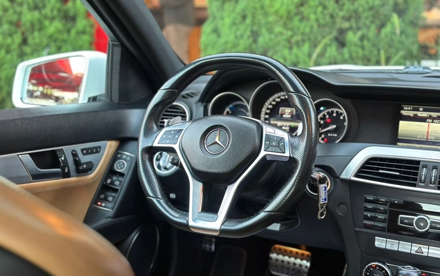 imagem-https://www.socarrao.com.br/sc-vehicle-images-prod/2656791/1784126624431-1dd1ba96-5426-4b7e-9ca0-a08c498e27af.jpg
