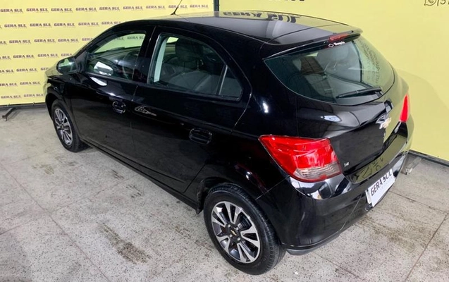 imagem-https://www.socarrao.com.br/sc-vehicle-images-prod/2656811/1787248515306-8259268_5_B_83e148105f.jpeg