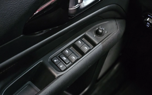 imagem-https://www.socarrao.com.br/sc-vehicle-images-prod/2657010/1784127105561-2_055636.jpg
