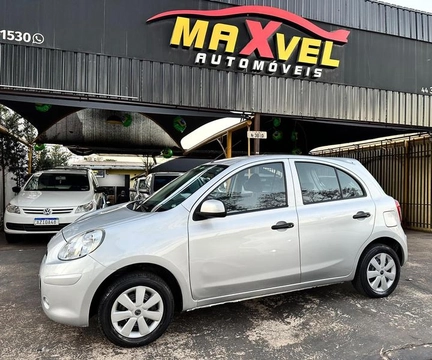 Nissan MARCH 2013 Prata — foto 1 de 3