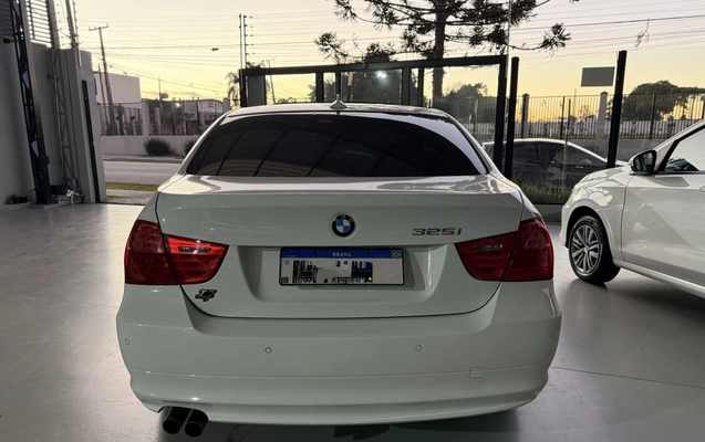 imagem-https://www.socarrao.com.br/sc-vehicle-images-prod/2659681/1785518047813-vehicle_image_1784131849_b17bd47cab4fefb1dd921e7f032d396b.jpeg