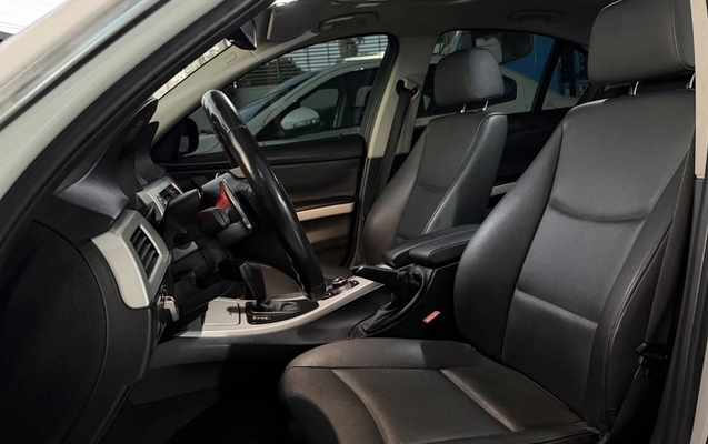 imagem-https://www.socarrao.com.br/sc-vehicle-images-prod/2659681/1785518047819-vehicle_image_1784131866_0d4514c826db9e771ad3295ac76dc2d4.jpeg
