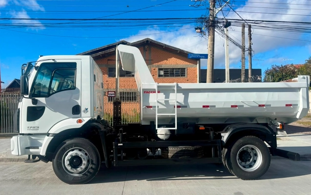 imagem-https://www.socarrao.com.br/sc-vehicle-images-prod/2659844/1784132444040-V2hhdHNBcHAgSW1hZ2UgMjAyNi0wNy0xNCBhdCAxOC4wNy40OCAoMSkuanBlZw.jpeg