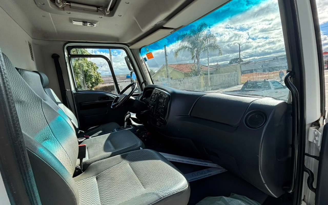 imagem-https://www.socarrao.com.br/sc-vehicle-images-prod/2659844/1784132444711-V2hhdHNBcHAgSW1hZ2UgMjAyNi0wNy0xNCBhdCAxOC4wNy40OSAoMykuanBlZw.jpeg