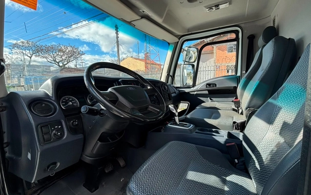 imagem-https://www.socarrao.com.br/sc-vehicle-images-prod/2659844/1784132444831-V2hhdHNBcHAgSW1hZ2UgMjAyNi0wNy0xNCBhdCAxOC4wNy40OSAoNCkuanBlZw.jpeg