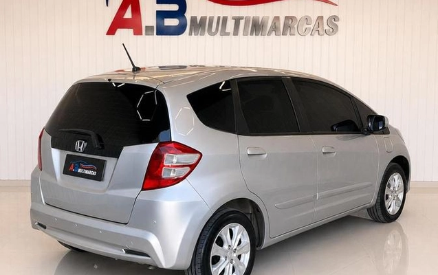 imagem-https://www.socarrao.com.br/sc-vehicle-images-prod/2661338/1788197401388-8281958_13_B_466b8687b8.jpeg