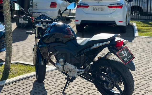 imagem-https://www.socarrao.com.br/sc-vehicle-images-prod/2663275/1788952466285-03d0ce14213e412f9f8f597f43d3b067_1784137922143.jpg