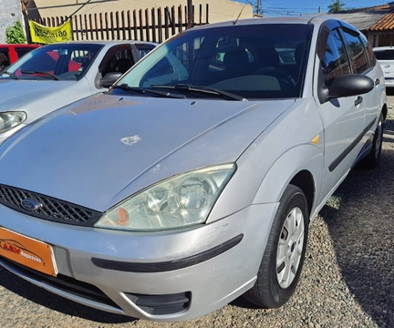 Ford Focus 2007 Prata — foto 1 de 3