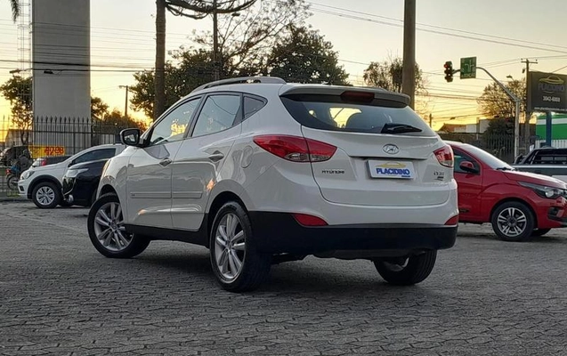imagem-https://www.socarrao.com.br/sc-vehicle-images-prod/2664432/1789668279704-8184486_4_B_fde9a463f1.jpeg