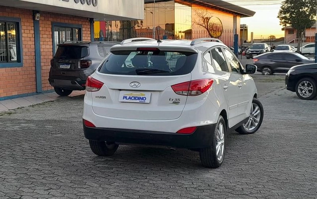 imagem-https://www.socarrao.com.br/sc-vehicle-images-prod/2664432/1789668279709-8184486_8_B_7755b1173a.jpeg