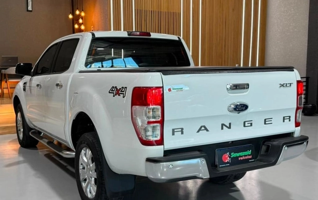 imagem-https://www.socarrao.com.br/sc-vehicle-images-prod/2664594/1784140906212-vehicle_image_1784140830_fc276aaa0079e9607f75753808c6b927.jpeg