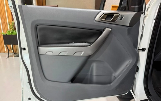 imagem-https://www.socarrao.com.br/sc-vehicle-images-prod/2664594/1784140906216-vehicle_image_1784140836_2ad2347a157106724b29a845140a82db.jpeg