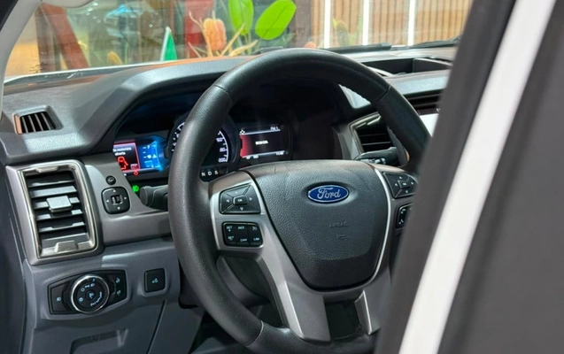 imagem-https://www.socarrao.com.br/sc-vehicle-images-prod/2664594/1784140906219-vehicle_image_1784140843_7871c978a9dcfadcaaccb3b85a31bc13.jpeg