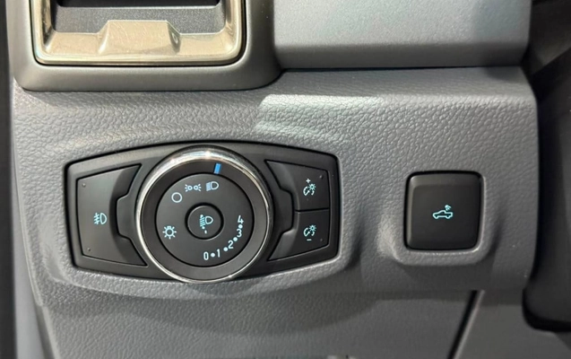 imagem-https://www.socarrao.com.br/sc-vehicle-images-prod/2664594/1784140906236-vehicle_image_1784140860_dac48b2489703bc4a30bd9830f02c072.jpeg