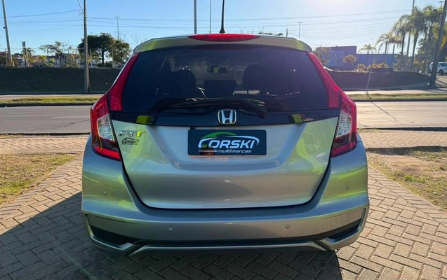 imagem-https://www.socarrao.com.br/sc-vehicle-images-prod/2664828/1785964315926-8233166_16_B_a1d5dcde84.jpeg